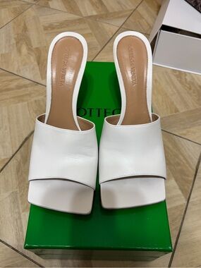Bottega Veneta stretch wedge mules in optic white Size 37